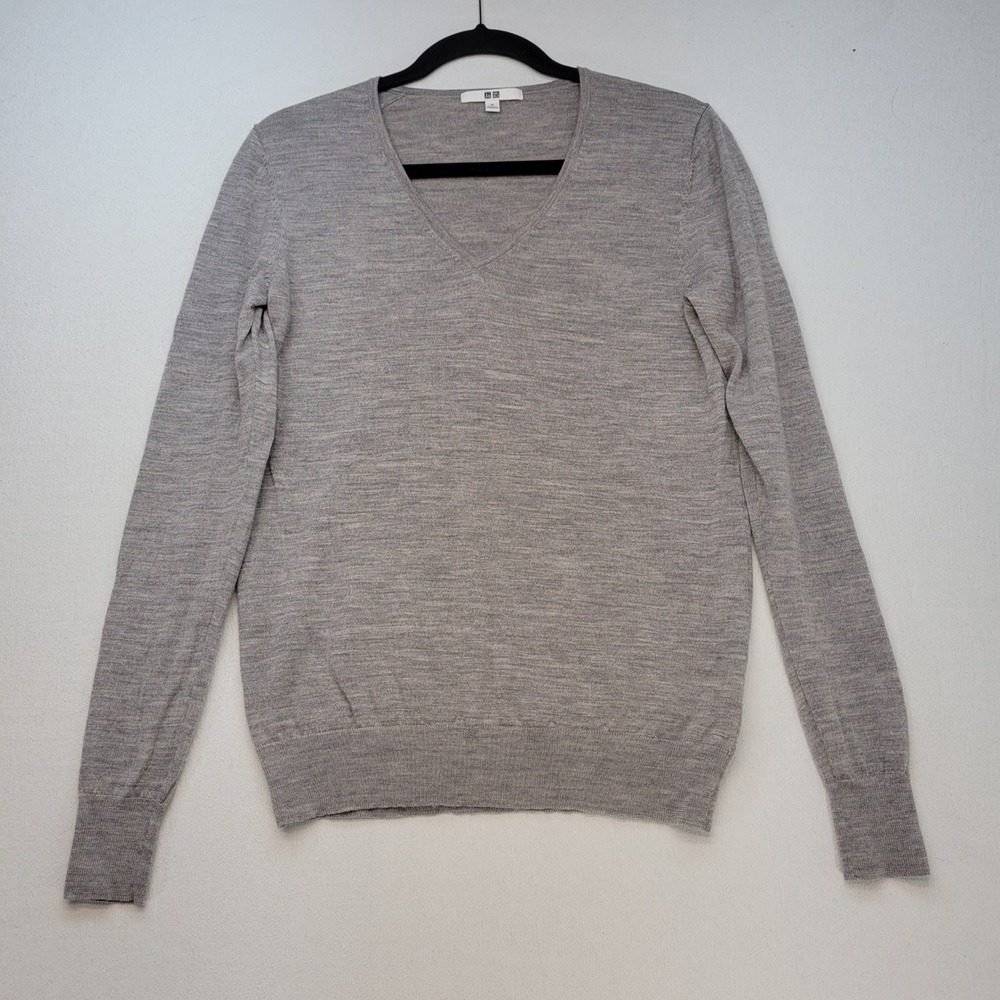 Uniqlo V-Neck Sweater Mens Size M Grey 100% Wool Lightweight‎ Knit